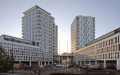 Matkakeskus Portti tervehtii Kuopioon saapuvia modernein ja vaikuttavin ilmein.